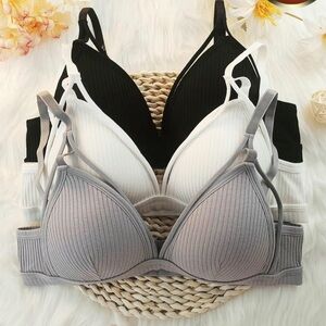 Women's Cut Out Adjustable Strap Wireless Bra